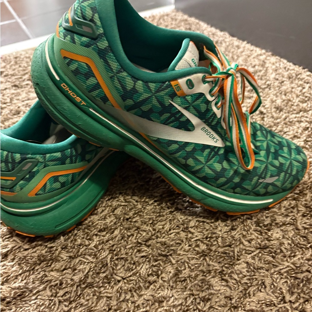Brooks Ghost running shoe size 9.5 🍀